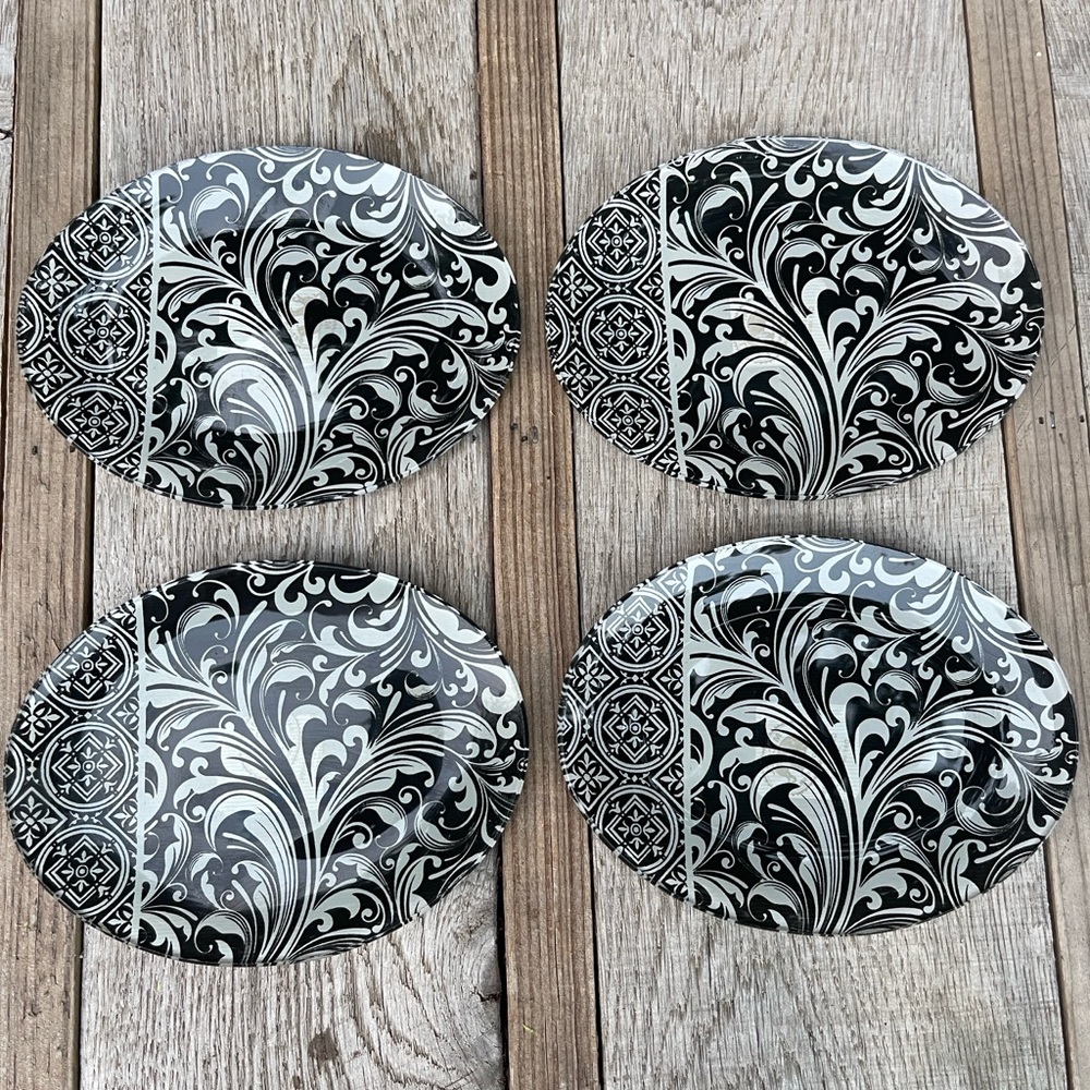 Black and White Decorative Soap Dishes - Set of 4